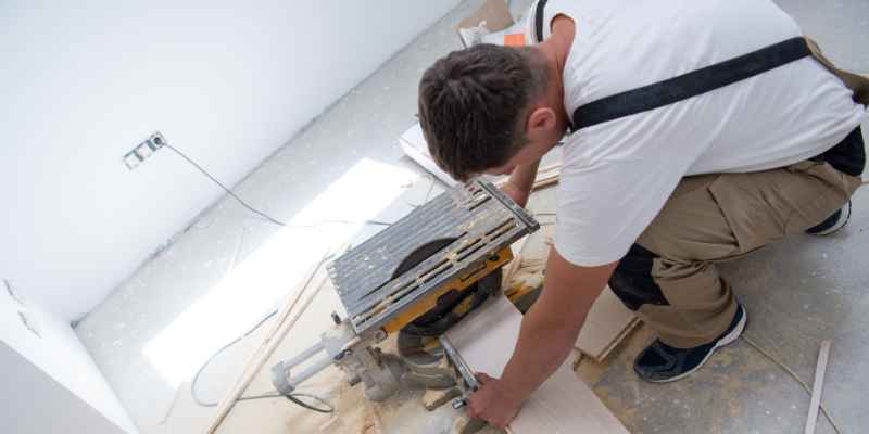 Can You Cut Laminate Flooring With a Circular Saw