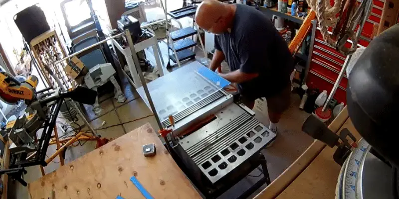 How to Cut Plexiglass on a Table Saw