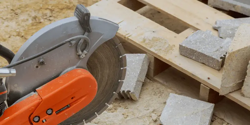 How to Easily Cut Pavers With a Circular Saw