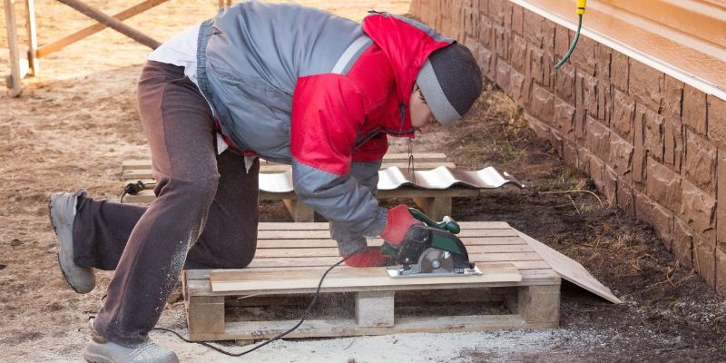 How to Rip Narrow Boards With a Circular Saw