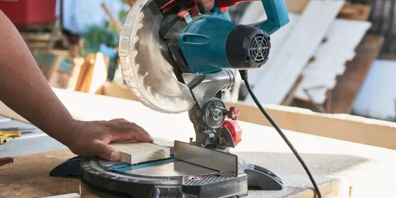 How to Cut 45 Degree Angle With Miter Saw