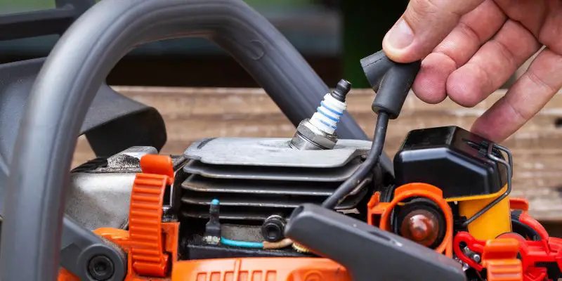 How to Easily Adjust a Chainsaw Carburetor