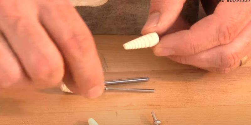 How to Sand Small Crevices