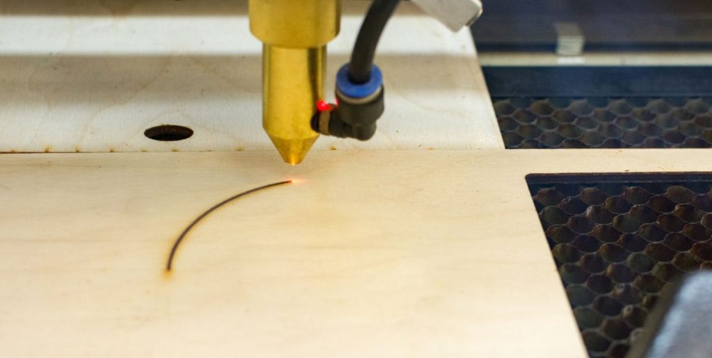 Cutting a Straight Line Master the Art of Precision Woodworking Advisor