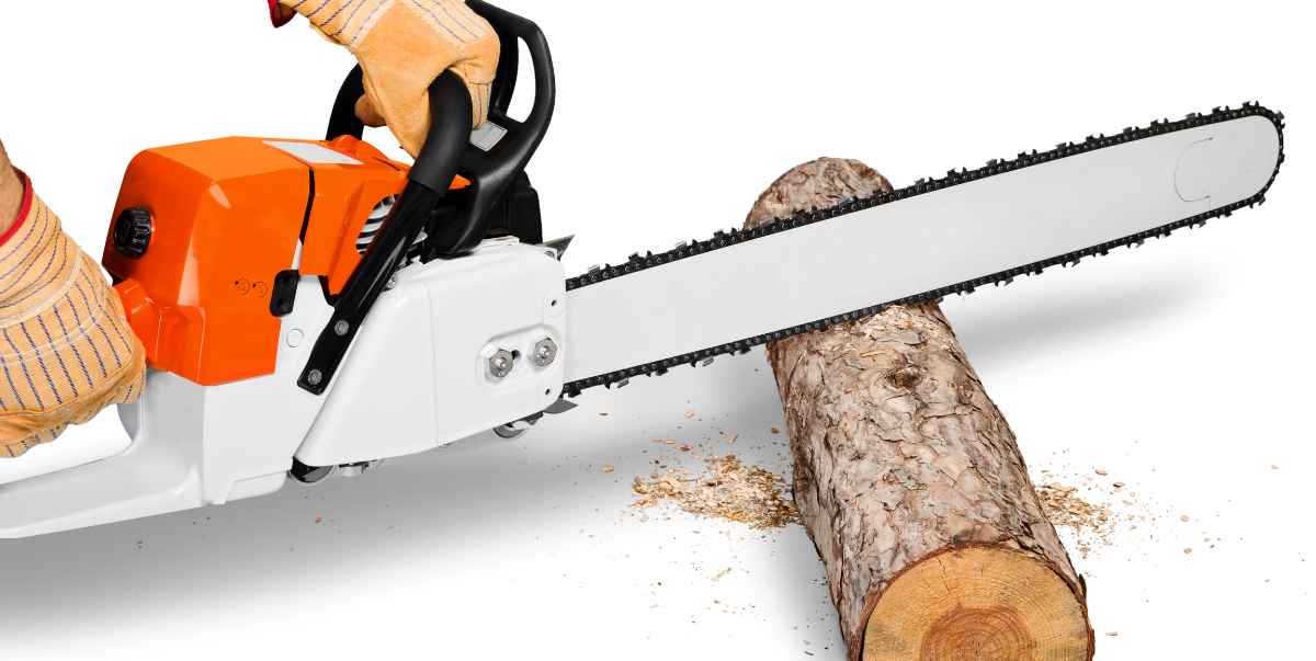 How to Slice a Log with Precision: Mastering Longitudinal Cuts Using a Chainsaw