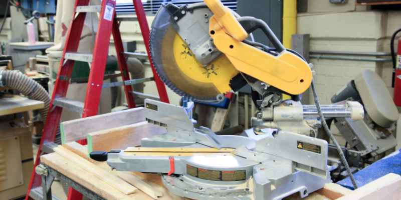 What Does Compound Miter Saw Mean