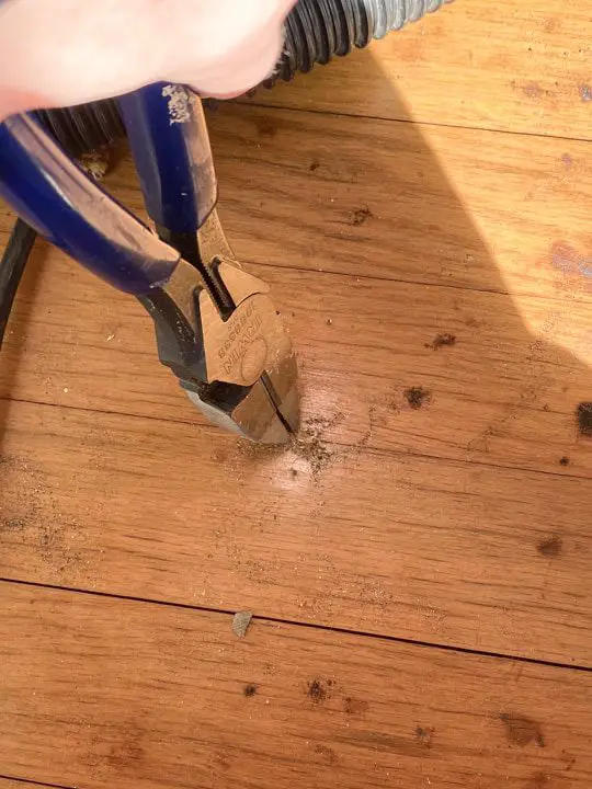 How to Remove Tack Strips from Hardwood Floors