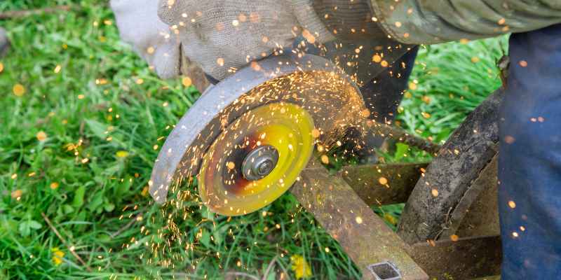 Difference between Angle Grinder And Circular Saw