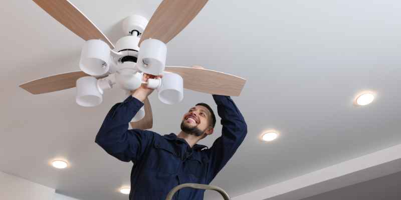 Direction of Fan Blades: Save Energy & Stay Comfortable