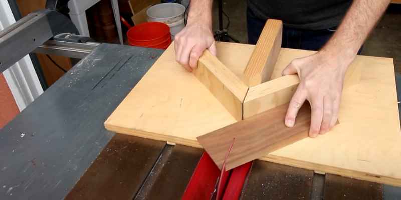 How to Bevel Wood