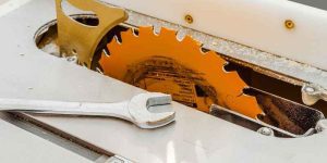 How to Change Table Saw Blade Without Arbor Wrench
