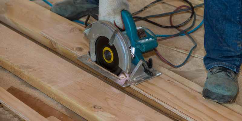 How to Cut Plywood With a Circular Saw Without Splintering