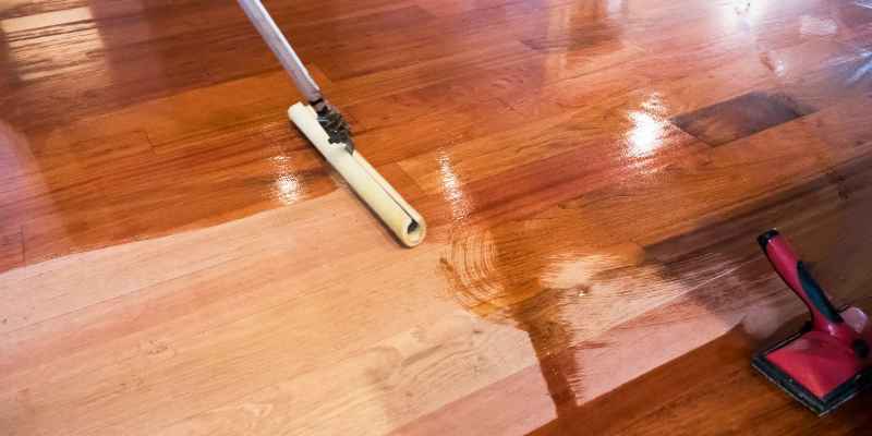 What Cloth to Use for Staining Wood