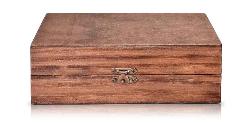 How to Clean Up Old Wooden Boxes