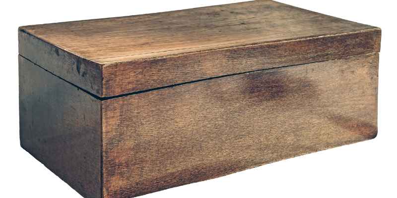 How to Put a Lock on a Wooden Box