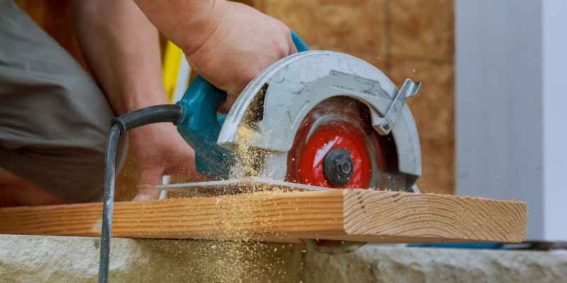 How to Use a Ryobi Circular Saw