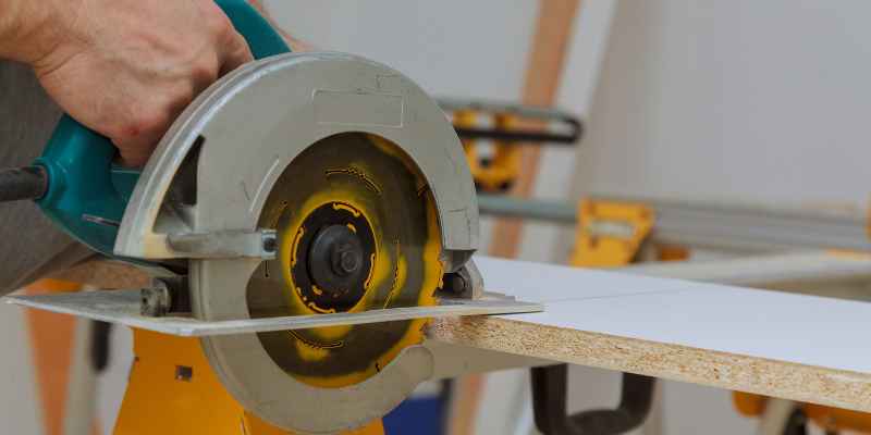 How to Use a Ryobi Circular Saw