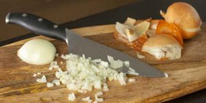 How to Get Onion Smell Out of Wood Cutting Board