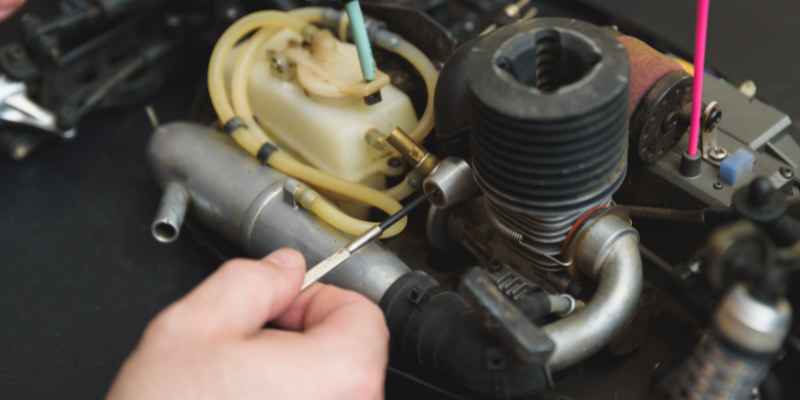 How to Set Carburetor on Poulan Chainsaw