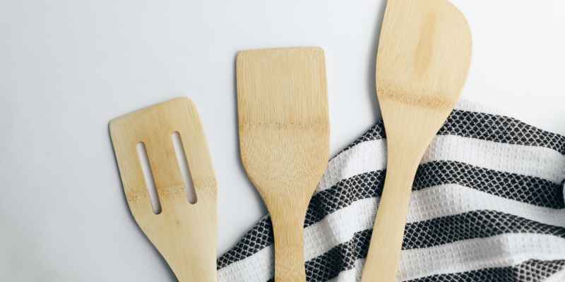 How to Wash Wooden Utensils