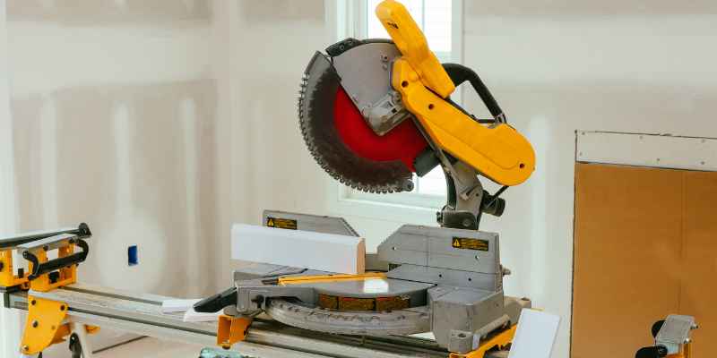 Delta 10 Sliding Compound Miter Saw