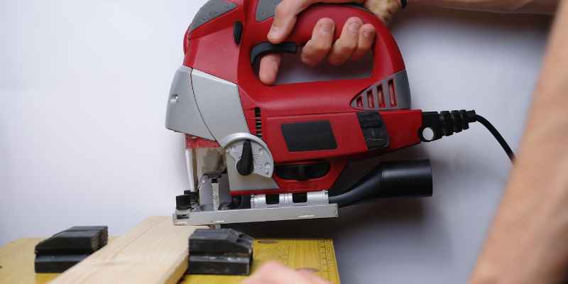 Jigsaw Versus Circular Saw