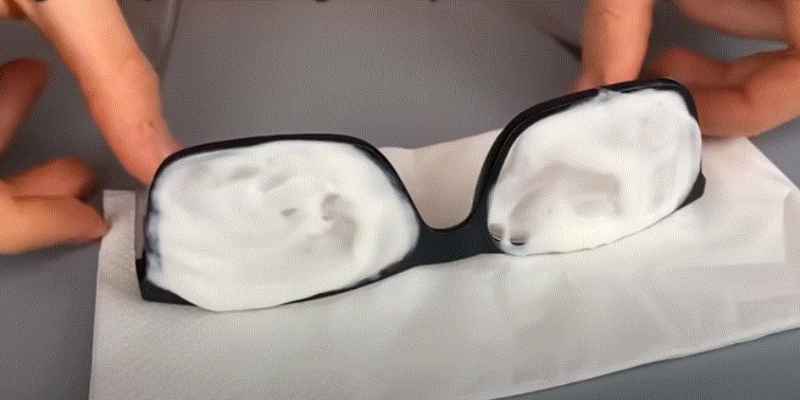 How to Unglue Super Glue from Glass