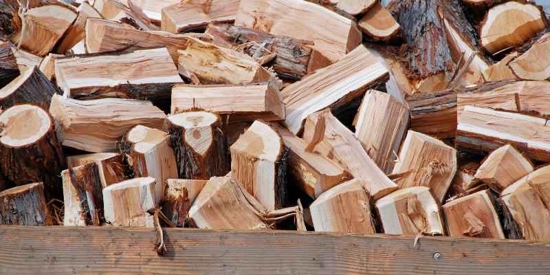 Maestretti Firewood: Ignite Warmth with Premium Wood!