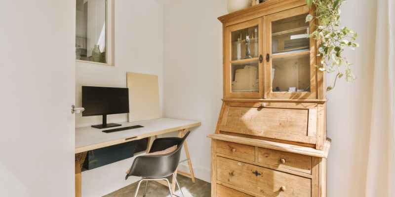 Mahogany Wood Hutch