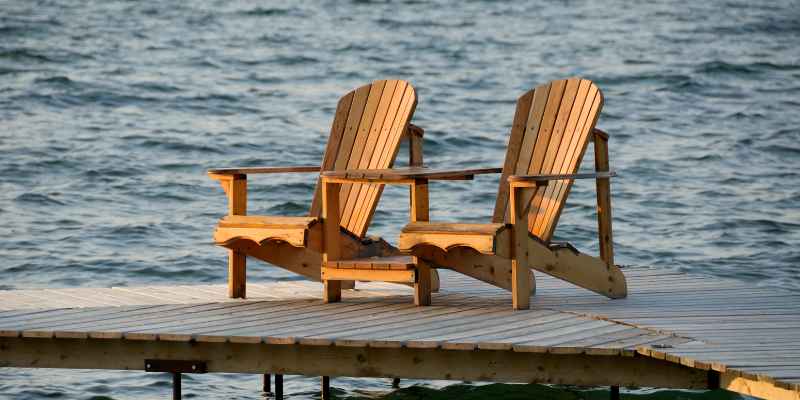 Vineyard Curve back Resin Adirondack Chair