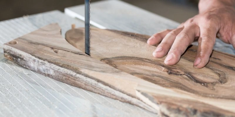 How to Cut Diagonal Wood