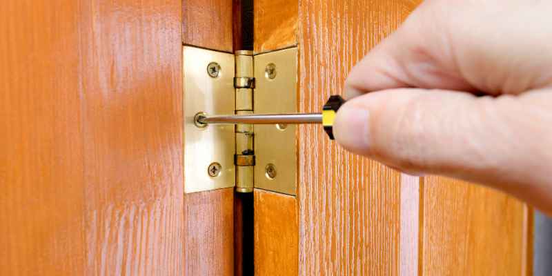 How to Install Hinges on a Wooden Box