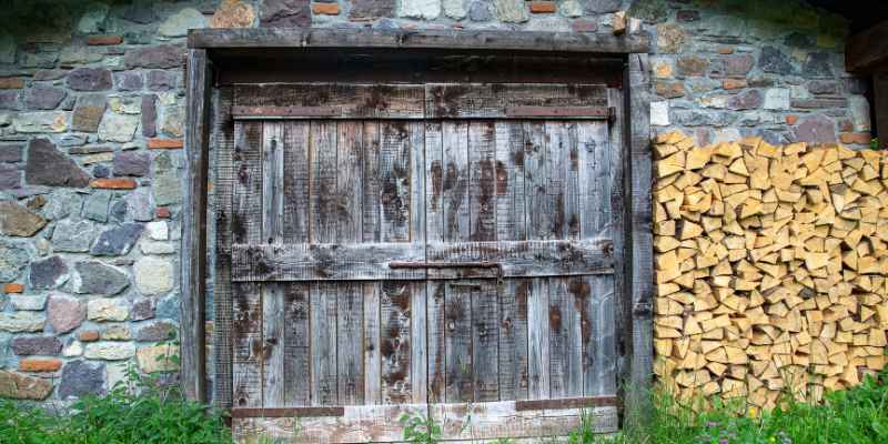 How to Make a Barn Door Out of Reclaimed Wood