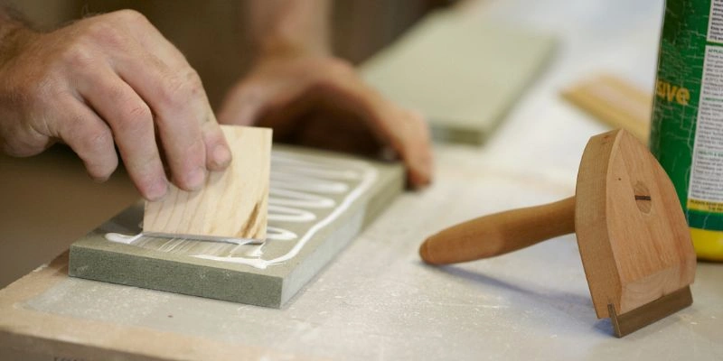 How to Glue Veneer to Wood