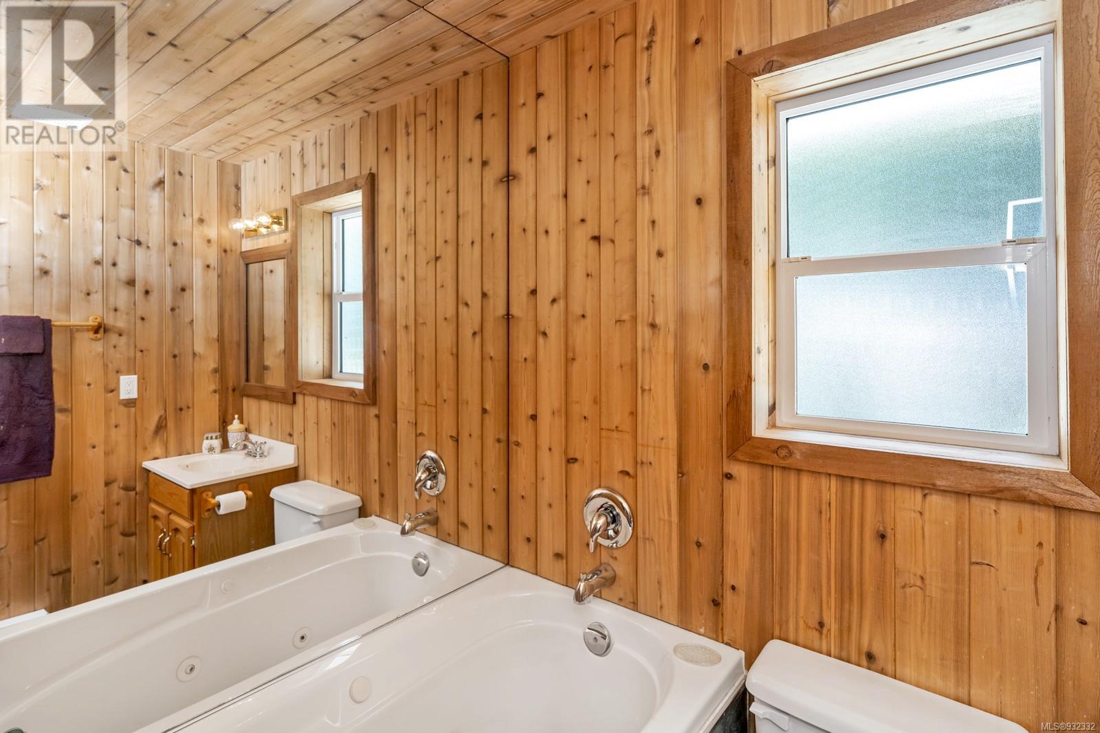 Can Cedar Be Used for Shower Walls