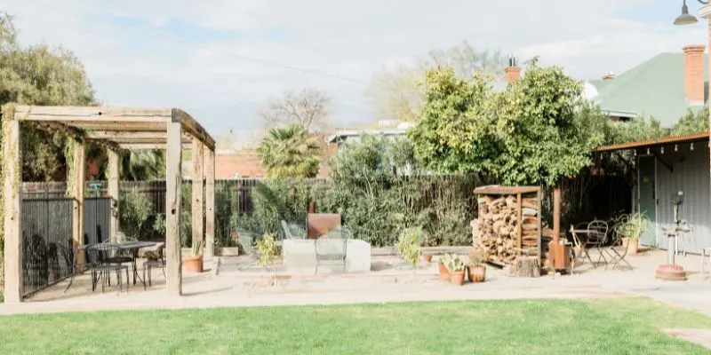 10 Outdoor Firewood Storage Ideas for Any Season