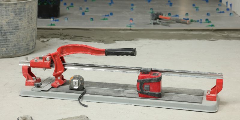 Best Tools for Cutting Laminate Flooring