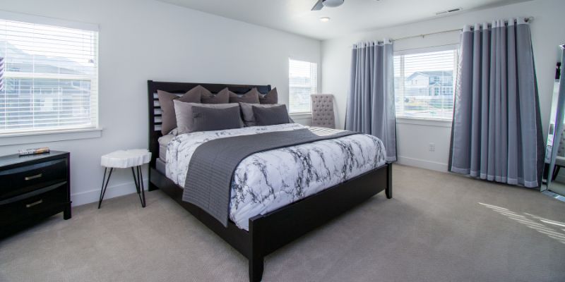 Easy Ways to Style Dark Wood Floor Bedrooms