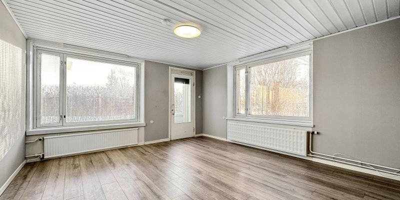 How Is Waterproof Laminate Flooring Different from Water-Resistant