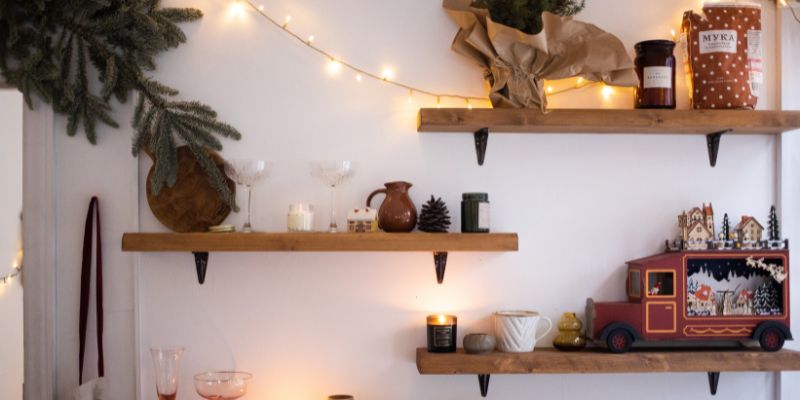 How to Make a Wooden Christmas Tree With Shelves
