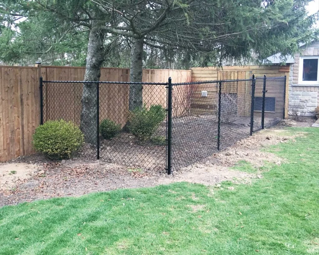 Cost Difference between Chain Link And Wood Fence