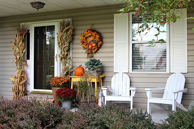 How to Decorate Your Outside Porch Woodland Fall Style