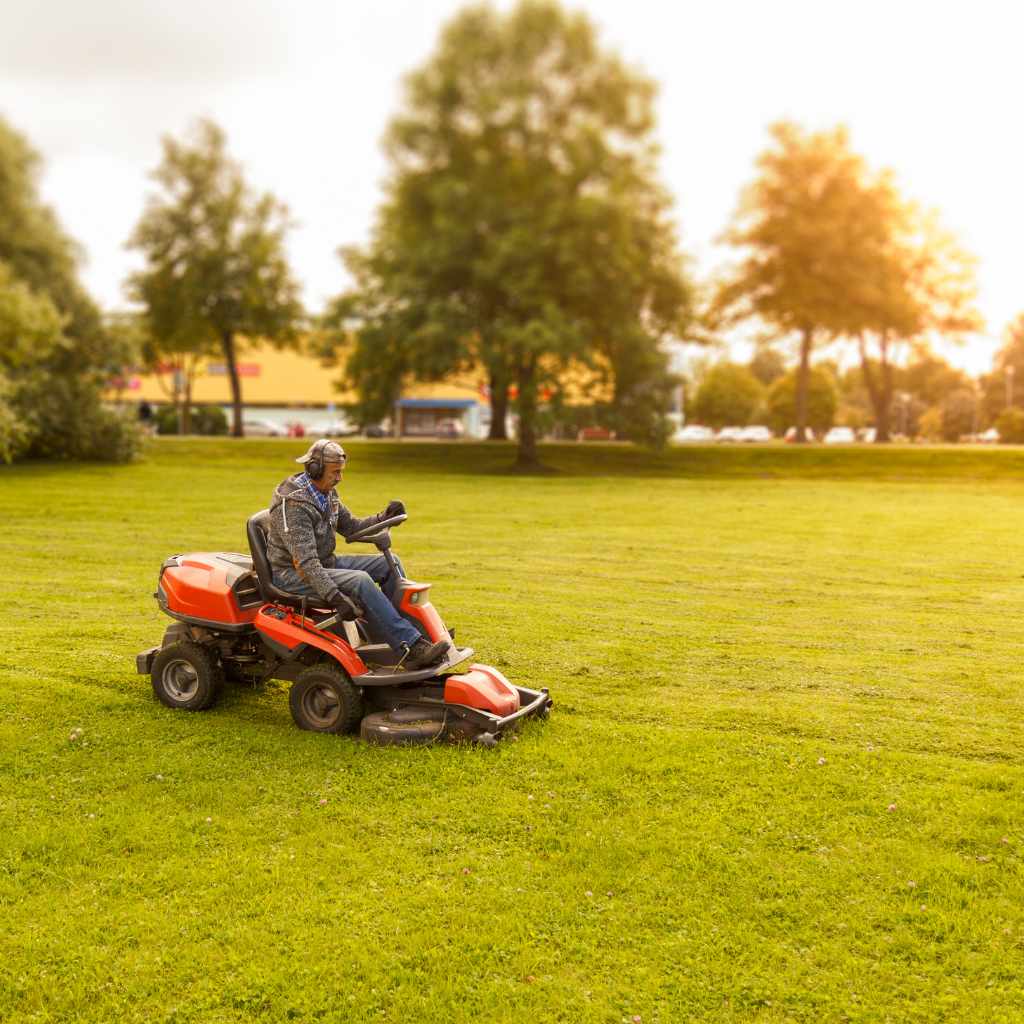 Lawn Tractor Vs Garden Tractor